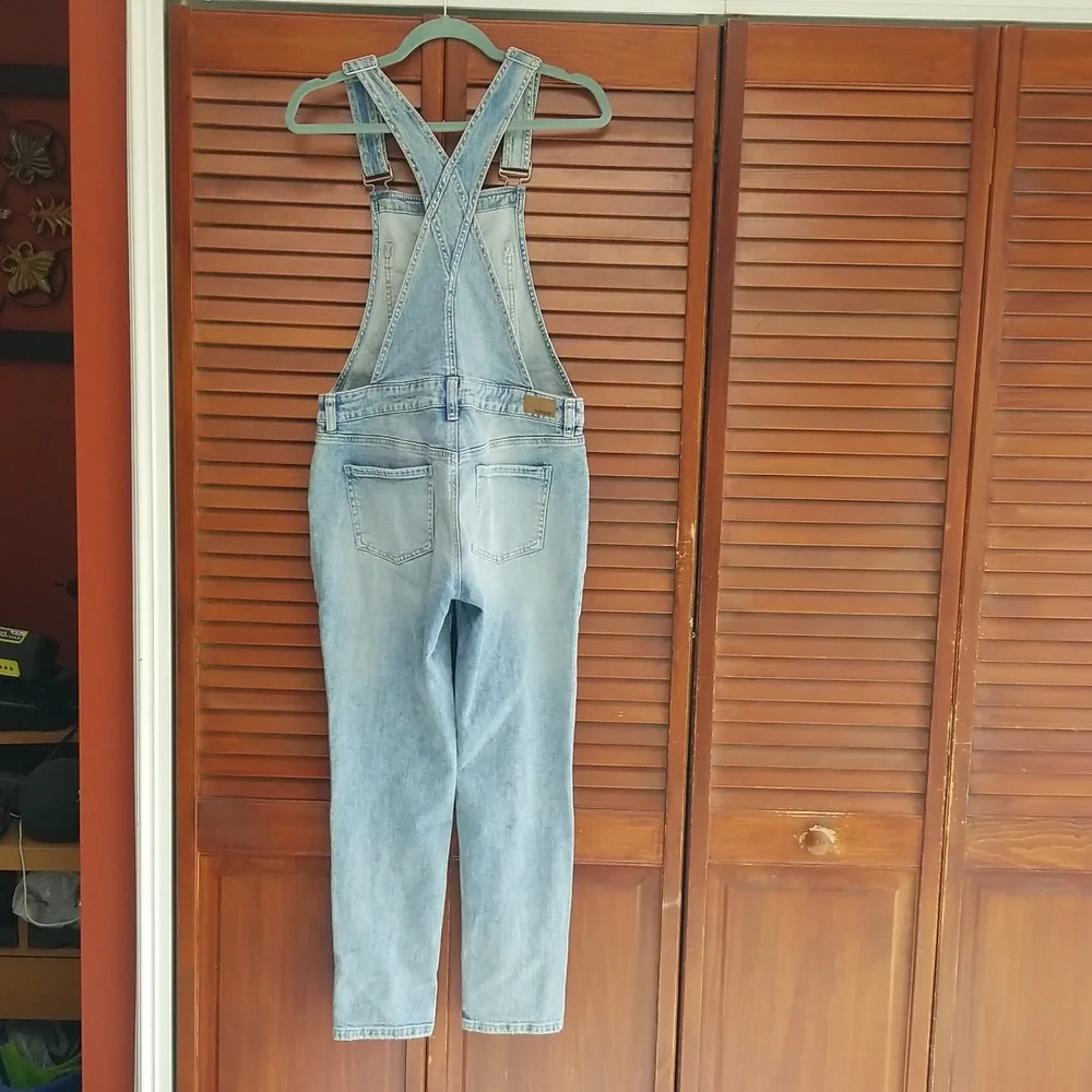 🥳 Host Pick 🥳Garage Lightwash Denim Distressed Bib Overalls - Picture 3 of 12